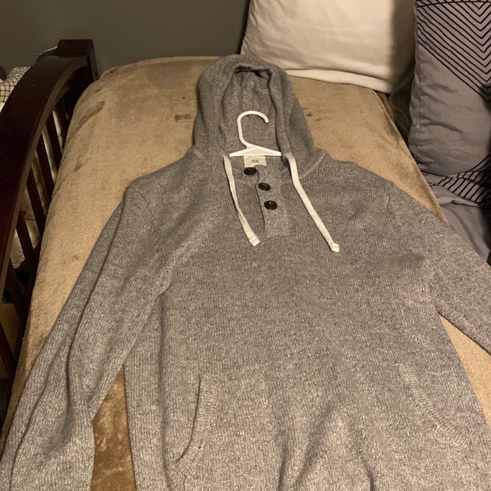 Sweater/Hoodie